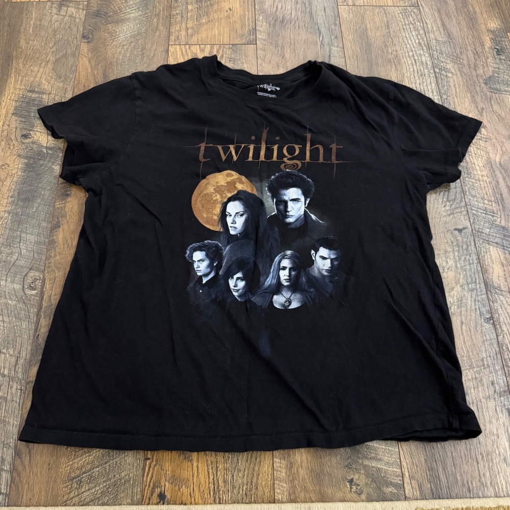 The Twilight Saga Movie Poster Graphic T-Shirt Black XL Cotton Lions Gate Grunge